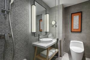 Four Points by Sheraton Phuket Patong Beach Resort
