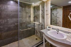 Titanic Beach Spa & Aqua Park in Hurghada
