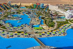 Titanic Resort & Aqua Park in Hurghada
