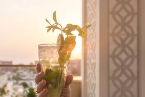Mojito-Cocktail im Pickalbatros Aqua Vista Resort auf dem Balkon