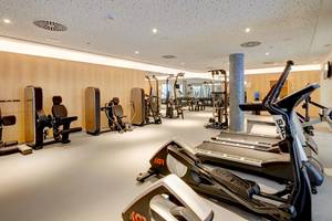 Fitness Center im Hipotels Gran Playa de Palma mit modernen Trainingsgeräten.