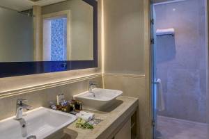 Rixos Premium Magawish Suites & Villas