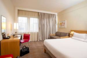 Novotel London West