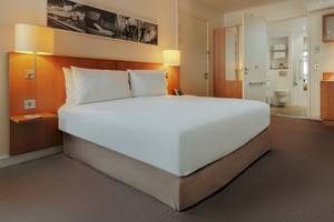 DoubleTree by Hilton Tower of London