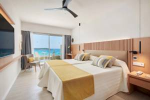 Hotel Mediterráneo in Sa Coma