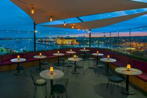 Doubletree by Hilton Istanbul Moda