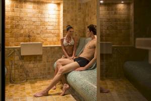Paar in der Sauna des ARTIEM Audax Hotel