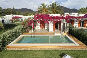 Yria Island Boutique Hotel & Spa in Santorin