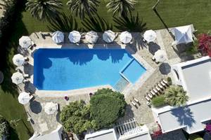 Yria Island Boutique Hotel & Spa in Santorin