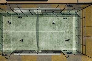 Aussen Tennisplatz im Views Baia Hotel mit Spielern