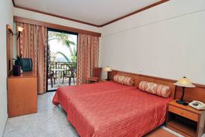 Hydrele Beach Hotel & Village in Samos