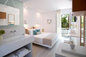 Kouros Seasight Hotel in Samos
