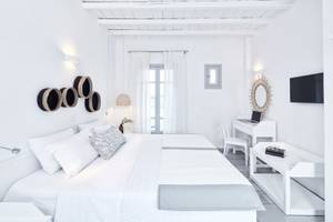 Mr and Mrs White Paros Hotel