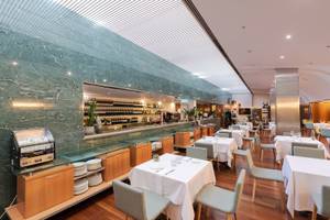 Atenea Barcelona Aparthotel in Barcelona