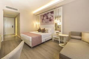 Diamond Premium Hotel & Spa - Side
