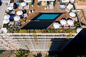 Skylark, Aluma Hotel & Resort in Athen
