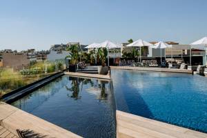 Skylark, Aluma Hotel & Resort in Athen