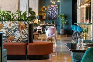 Skylark, Aluma Hotel & Resort in Athen