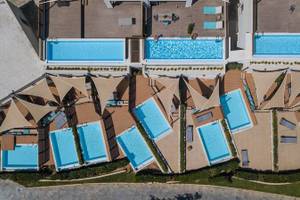 Luftbild der Pools im Dolce Athens Attica Riviera Hotel