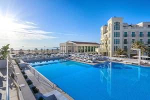 Las Arenas Balneario Resort in Valencia