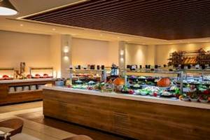 Buffetbereich des Domes Aulus Zante Hotels mit vielen verschiedenen Speisen.