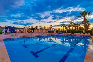 Club Wasa Holiday Village - Side